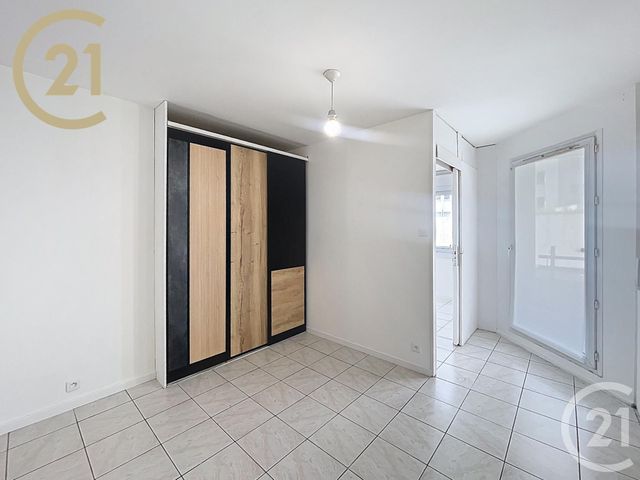 Afficher la photo en grand Appartement F1 à vendre - 1 pièce - 32.0 m2 - BONDY - 93 - ILE-DE-FRANCE - Century 21 Ricard Immobilier