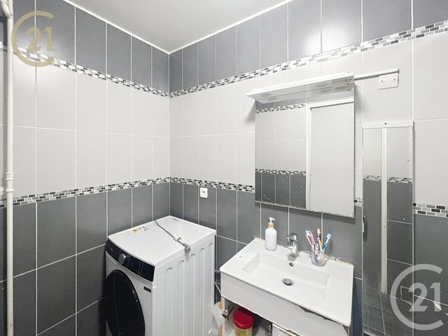 Appartement à vendre - 4 pièces - 83.76 m2 - BONDY - 93 - ILE-DE-FRANCE - Century 21 Ricard Immobilier