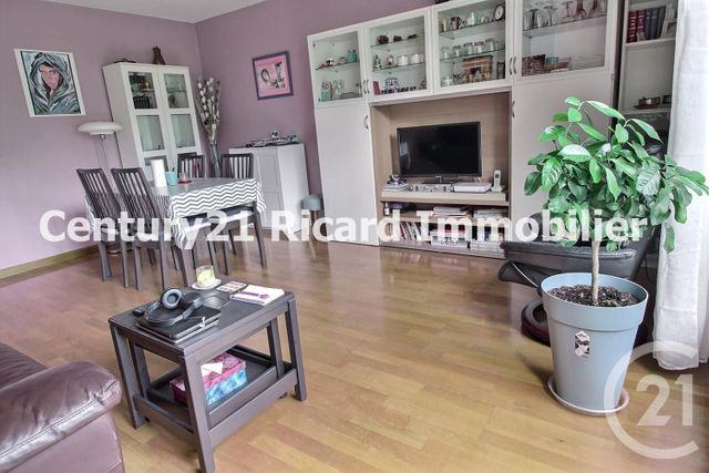 Afficher la photo en grand Appartement F3 à vendre - 3 pièces - 63.0 m2 - BONDY - 93 - ILE-DE-FRANCE - Century 21 Ricard Immobilier