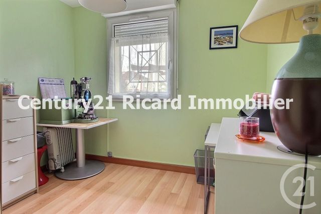 Afficher la photo en grand Appartement F3 à vendre - 3 pièces - 63.0 m2 - BONDY - 93 - ILE-DE-FRANCE - Century 21 Ricard Immobilier