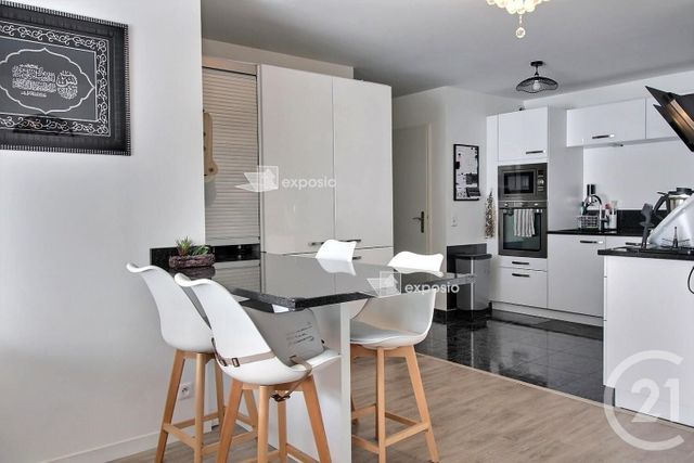 Appartement F4 à vendre - 4 pièces - 81.93 m2 - BONDY - 93 - ILE-DE-FRANCE - Century 21 Ricard Immobilier