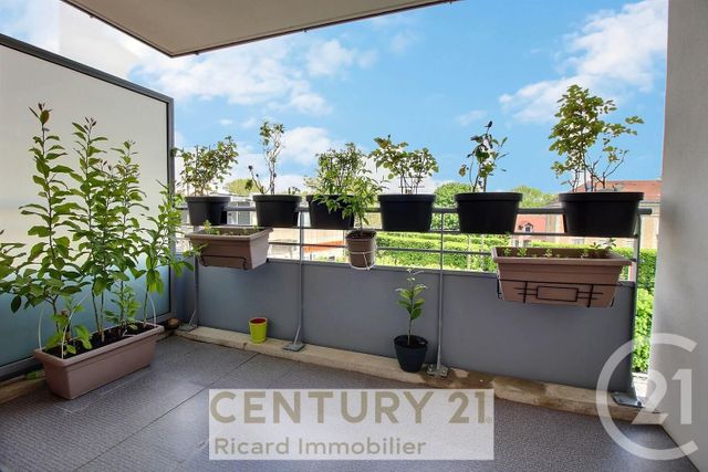 Appartement F3 à vendre - 3 pièces - 63.43 m2 - BONDY - 93 - ILE-DE-FRANCE - Century 21 Ricard Immobilier