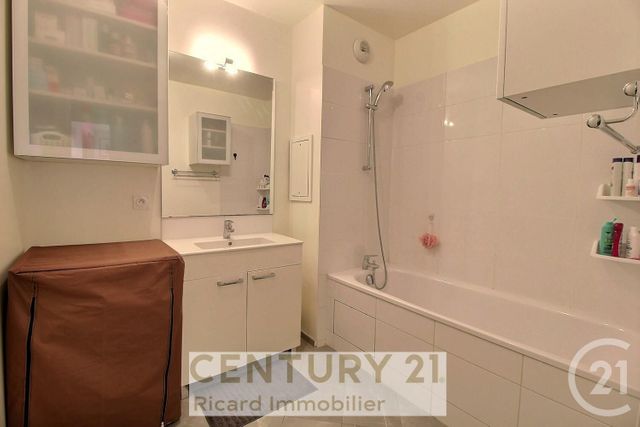 Appartement F3 à vendre - 3 pièces - 63.43 m2 - BONDY - 93 - ILE-DE-FRANCE - Century 21 Ricard Immobilier