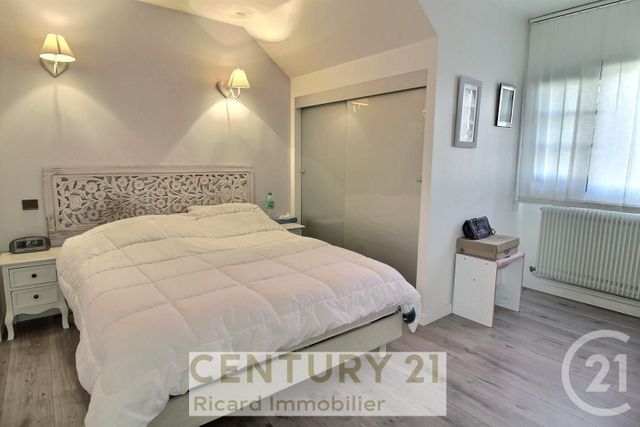 Afficher la photo en grand maison à vendre - 6 pièces - 152.0 m2 - BONDY - 93 - ILE-DE-FRANCE - Century 21 Ricard Immobilier
