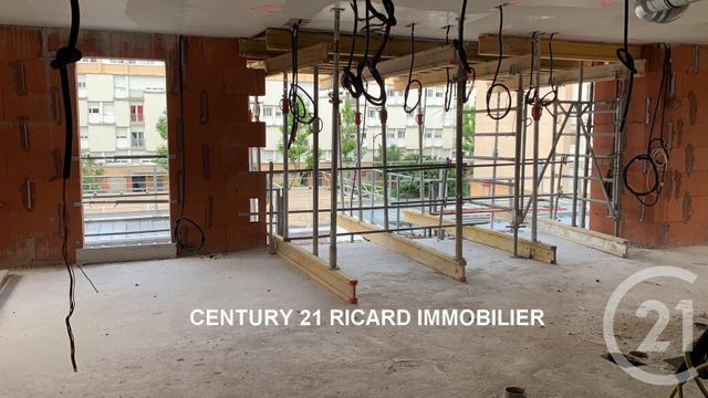 Afficher la photo en grand Appartement F4 à vendre - 4 pièces - 80.68 m2 - BONDY - 93 - ILE-DE-FRANCE - Century 21 Ricard Immobilier