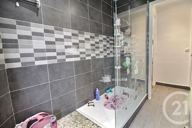 Afficher la photo en grand Appartement F3 à vendre - 3 pièces - 55.0 m2 - NOISY LE SEC - 93 - ILE-DE-FRANCE - Century 21 Ricard Immobilier