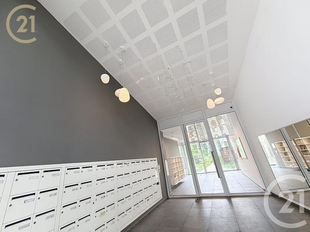 Afficher la photo en grand Appartement F3 à vendre - 3 pièces - 55.0 m2 - NOISY LE SEC - 93 - ILE-DE-FRANCE - Century 21 Ricard Immobilier