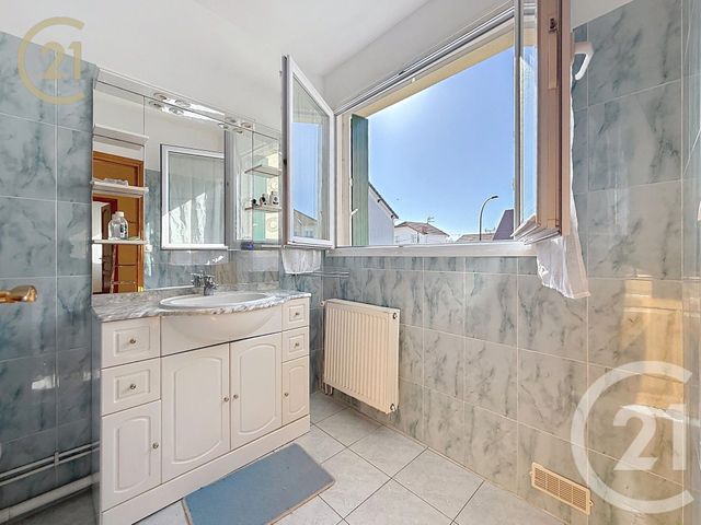 Afficher la photo en grand maison à vendre - 5 pièces - 120.0 m2 - BONDY - 93 - ILE-DE-FRANCE - Century 21 Ricard Immobilier