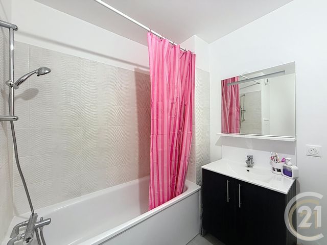 Afficher la photo en grand Appartement F5 à vendre - 5 pièces - 97.54 m2 - BONDY - 93 - ILE-DE-FRANCE - Century 21 Ricard Immobilier