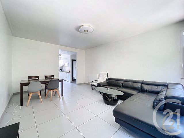 Afficher la photo en grand Appartement F3 à vendre - 3 pièces - 75.0 m2 - NOISY LE SEC - 93 - ILE-DE-FRANCE - Century 21 Ricard Immobilier