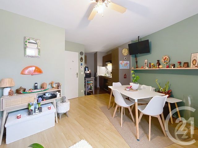 Appartement F2 à vendre - 2 pièces - 37.28 m2 - BONDY - 93 - ILE-DE-FRANCE - Century 21 Ricard Immobilier