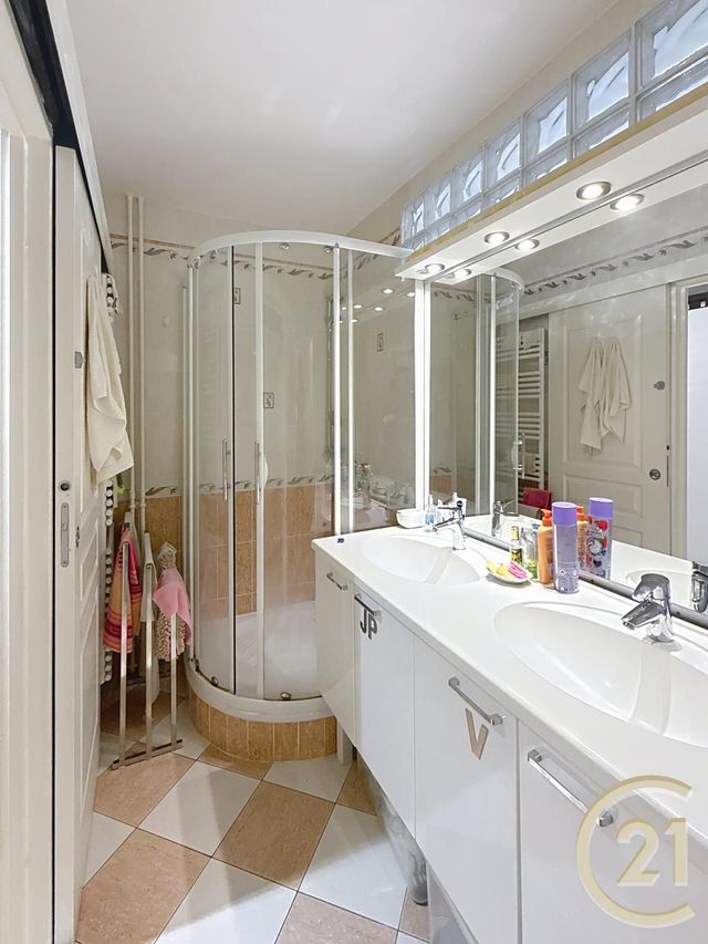 Appartement F4 à vendre - 4 pièces - 85.03 m2 - BONDY - 93 - ILE-DE-FRANCE - Century 21 Ricard Immobilier