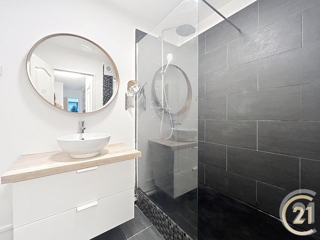 Appartement F3 à vendre - 3 pièces - 61.22 m2 - BONDY - 93 - ILE-DE-FRANCE - Century 21 Ricard Immobilier