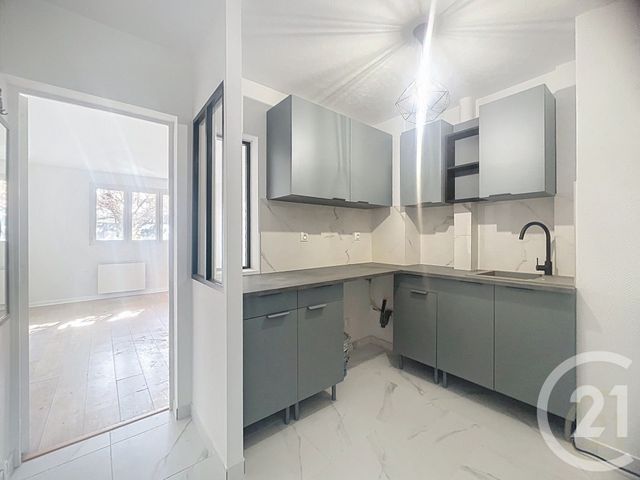 Appartement F2 à vendre - 2 pièces - 37.0 m2 - NOISY LE SEC - 93 - ILE-DE-FRANCE - Century 21 Ricard Immobilier