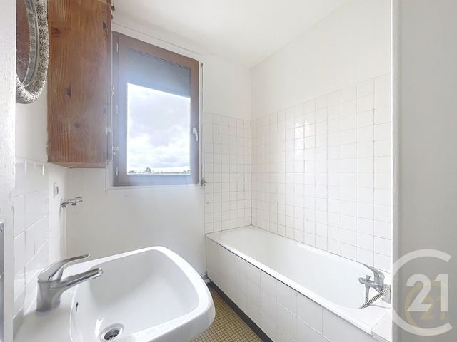 Appartement F3 à vendre - 3 pièces - 55.0 m2 - BONDY - 93 - ILE-DE-FRANCE - Century 21 Ricard Immobilier