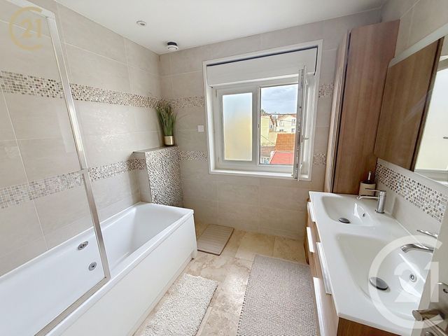 maison à vendre - 4 pièces - 107.84 m2 - BONDY - 93 - ILE-DE-FRANCE - Century 21 Ricard Immobilier