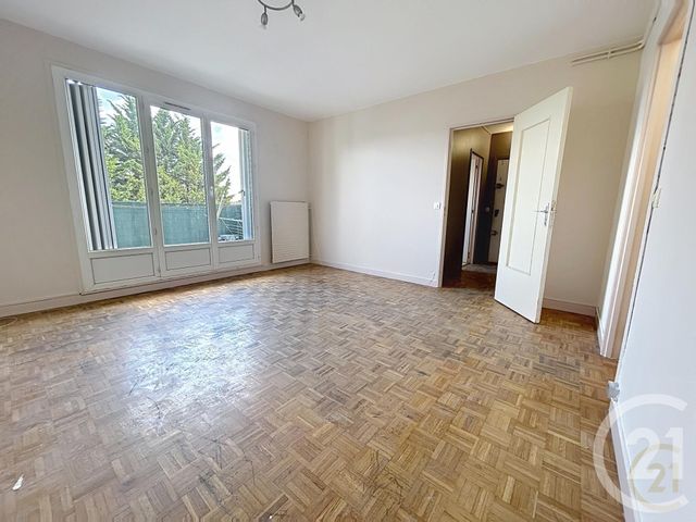 Appartement F2 à vendre - 2 pièces - 46.21 m2 - BONDY - 93 - ILE-DE-FRANCE - Century 21 Ricard Immobilier