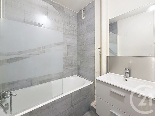 Appartement F3 à vendre - 3 pièces - 54.21 m2 - BONDY - 93 - ILE-DE-FRANCE - Century 21 Ricard Immobilier