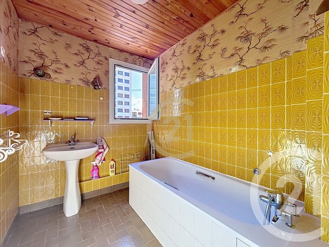 Appartement F3 à vendre - 3 pièces - 61.02 m2 - BONDY - 93 - ILE-DE-FRANCE - Century 21 Ricard Immobilier